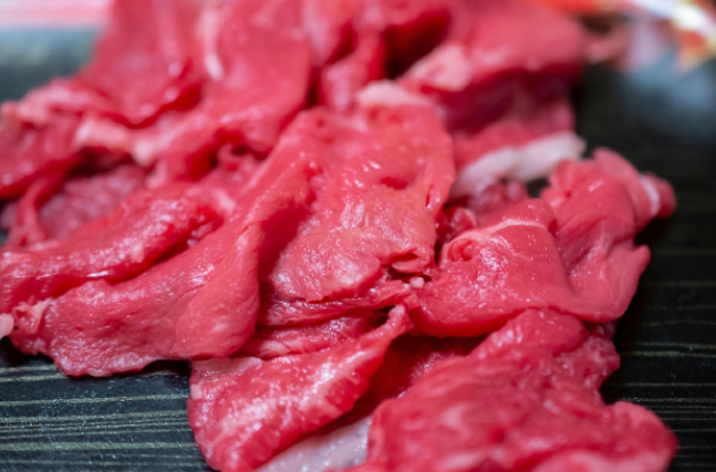 脂質が少なくタンパク質が多い赤身肉